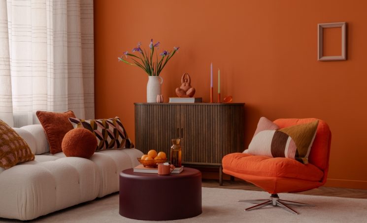 Modern,Inspired,Living,Room,With,Geometric,Pillows,,Sculptural,Decor,,And